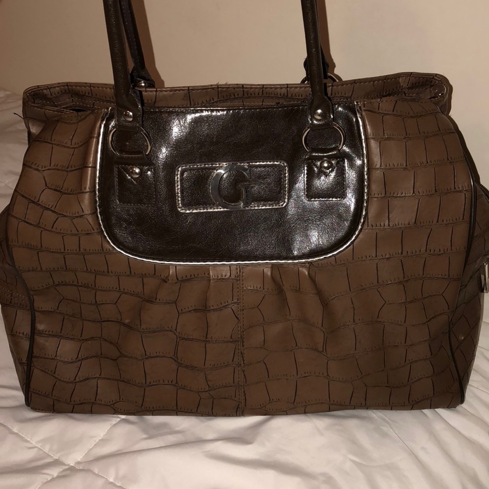 Guess weekender travel bag - like new!